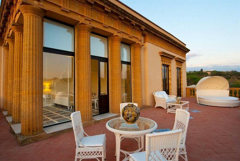 Villa Athena Hotel