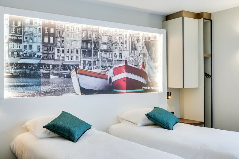 Brit Hotel Caen Nord - M�morial