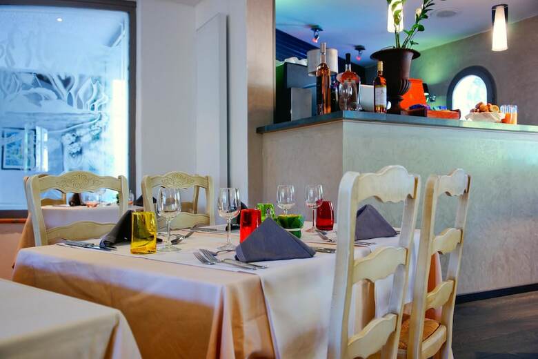 Hotel Authentic By Balladins Le Mas Des Ecureuils