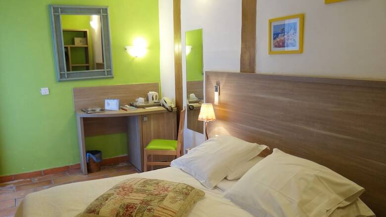 Hotel Authentic By Balladins Le Mas Des Ecureuils