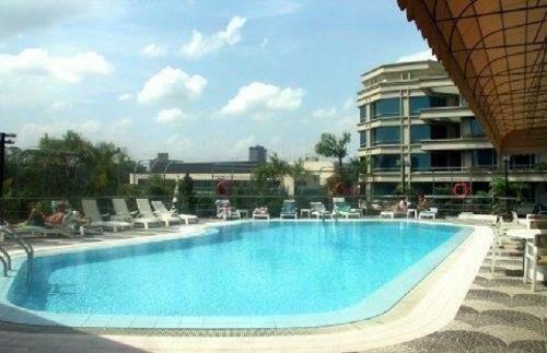 Peninsula Excelsior Hotel
