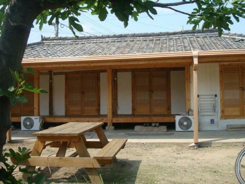 Hostal Sarangbang Guesthouse
