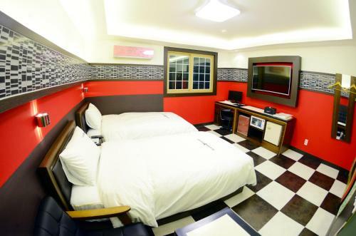 Sugar Motel