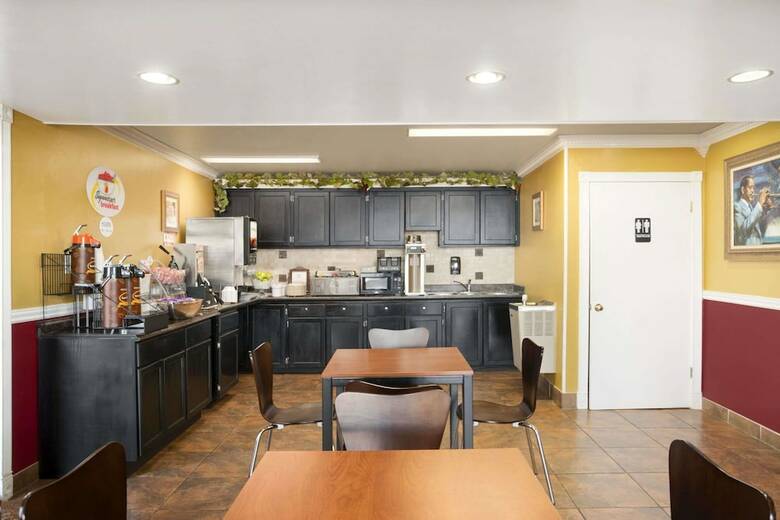 Motel Super 8 By Wyndham Baton Rouge/i-12