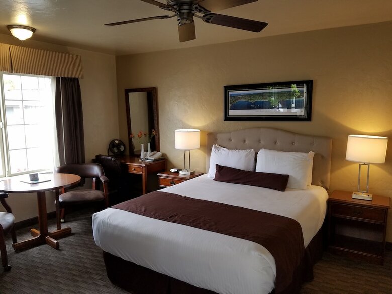 Motel Lone Oak Lodge