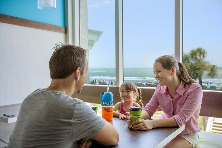 Hotel Crown Reef Beach Resort And Waterpark