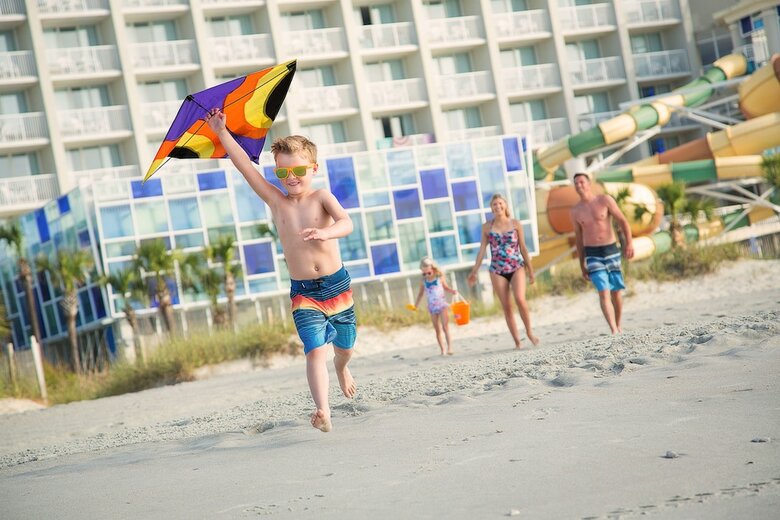 Hotel Crown Reef Beach Resort And Waterpark