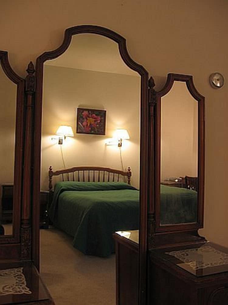 Bed & Breakfast Olde Judge Mansion