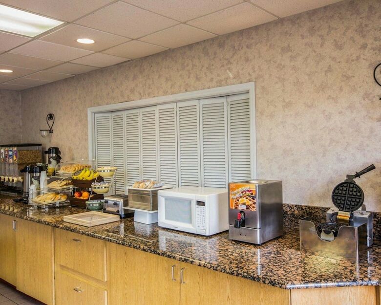 Hotel Econo Lodge Inn & Suites