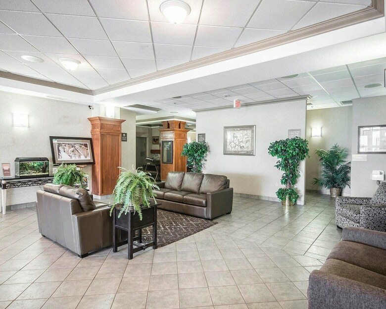Hotel Comfort Inn & Suites