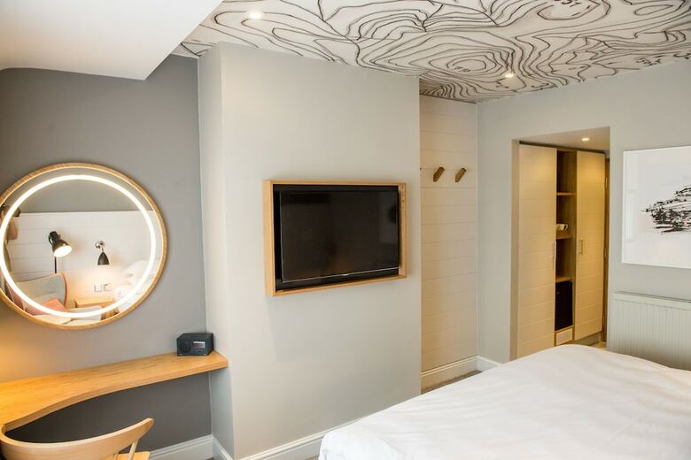 North Lakes Hotel And Spa