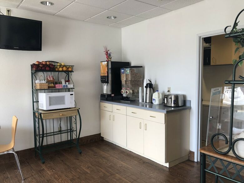 Hotel Howard Johnson By Wyndham Airport