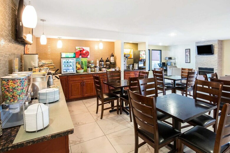 Hotel Quality Inn Monee I-57