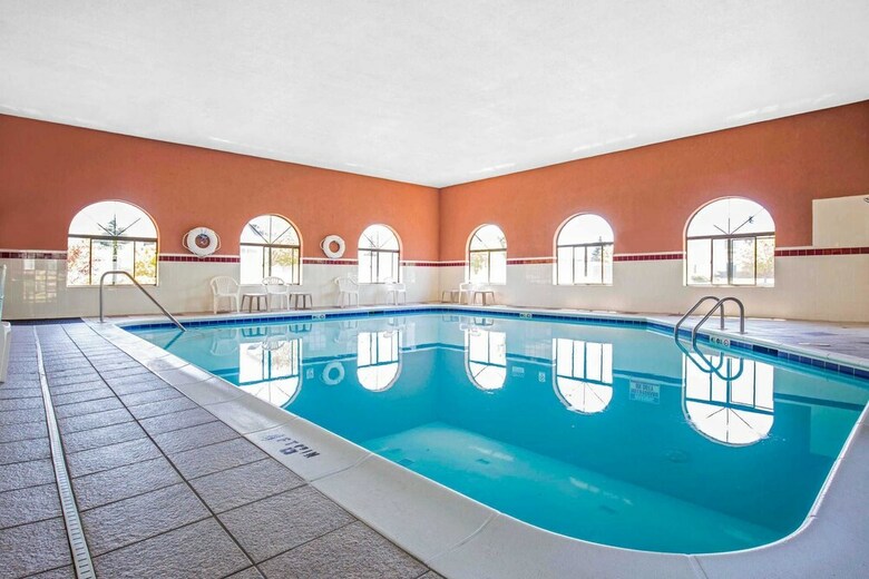 Hotel Quality Inn Monee I-57