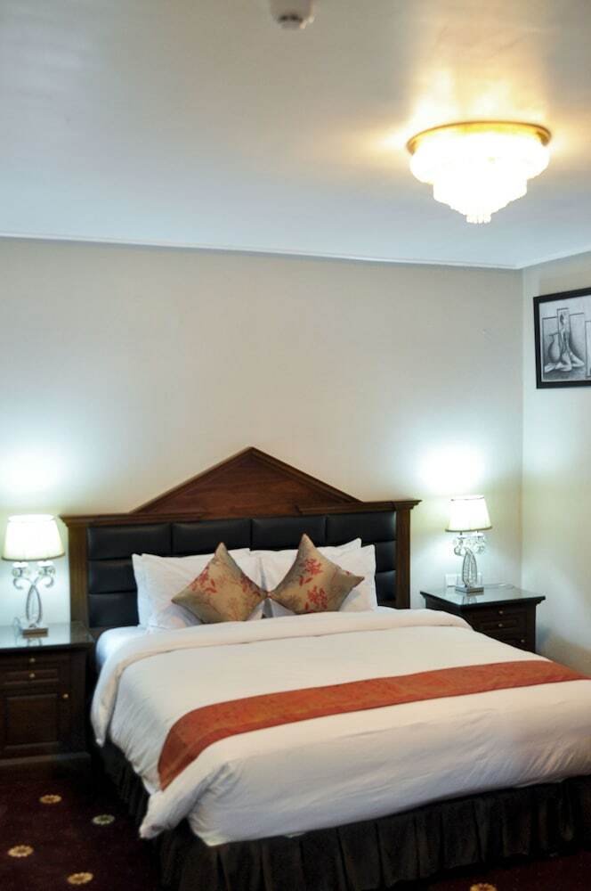 Hotel Caledonian Suites