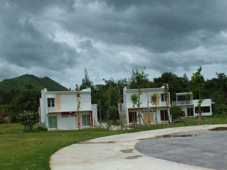 Hotel Worawee Resort & Spa
