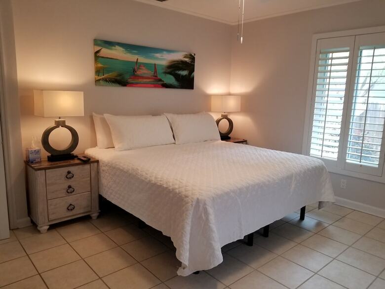 Hotel Haley's Couples Retreat