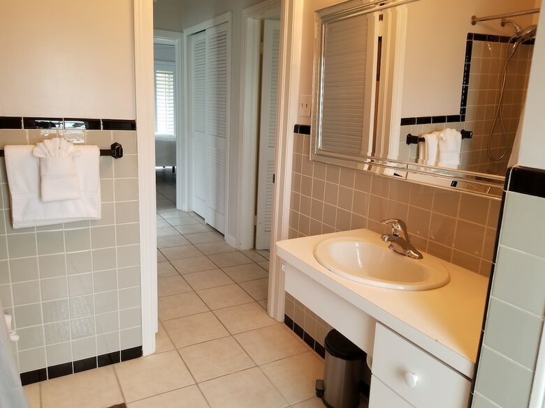 Hotel Haley's Couples Retreat