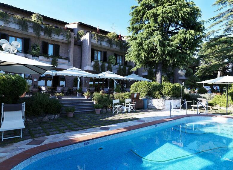 Relais Santa Chiara Hotel