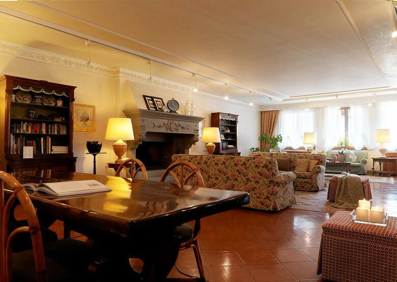 Relais Santa Chiara Hotel