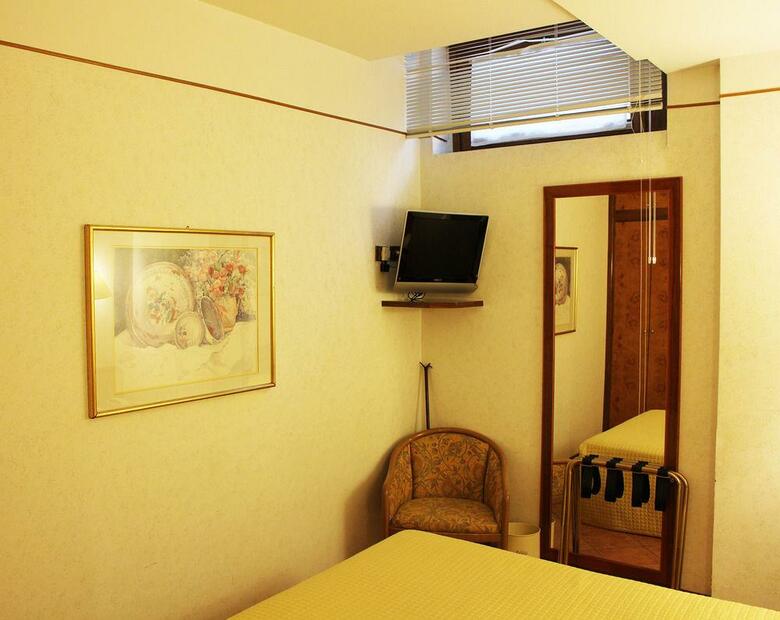 Relais Santa Chiara Hotel