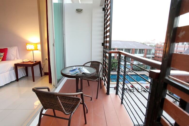 Paradise Hotel