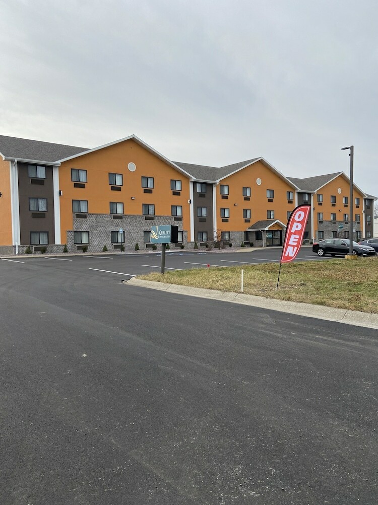 Hotel Quality Inn & Suites