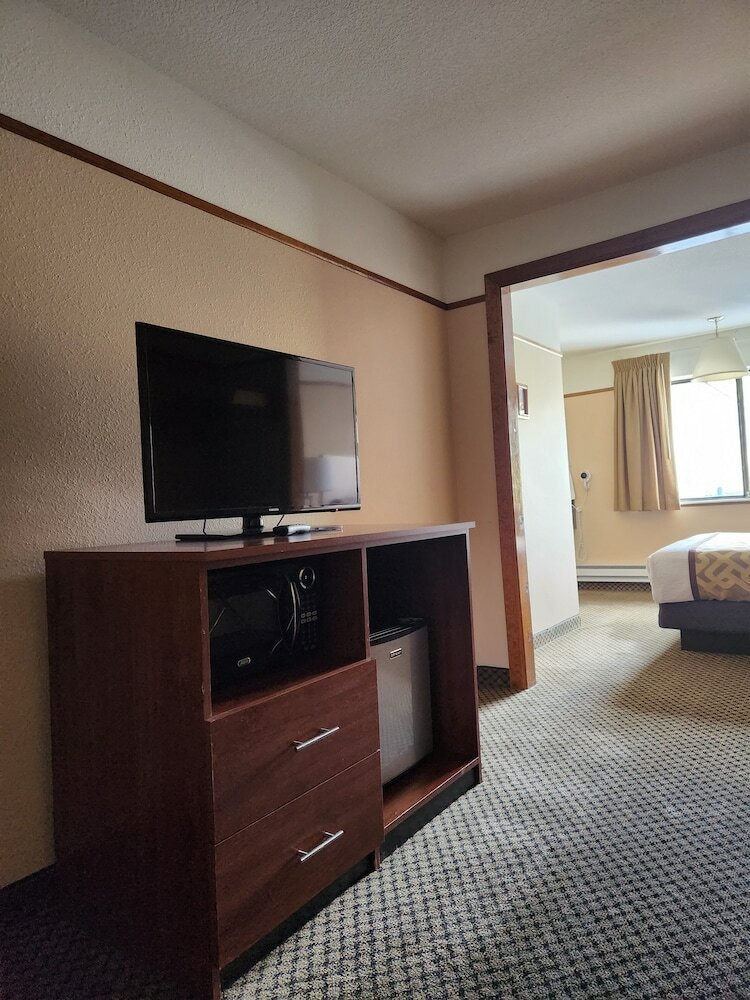 Hotel Luxury Inn And Suites