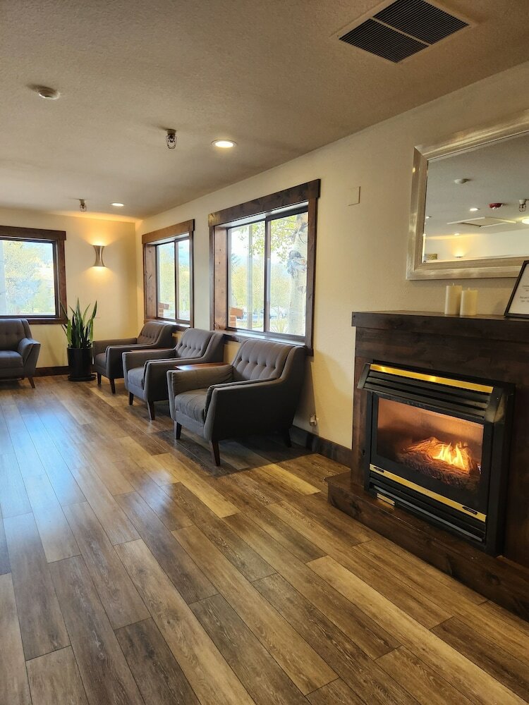 Hotel Luxury Inn And Suites