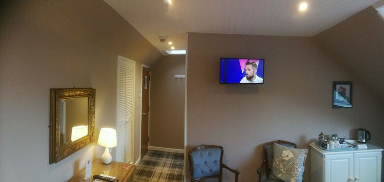 Hotel Meadhon House