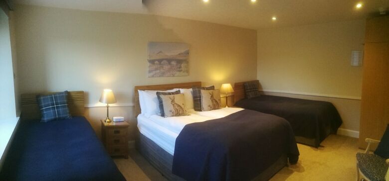Hotel Meadhon House