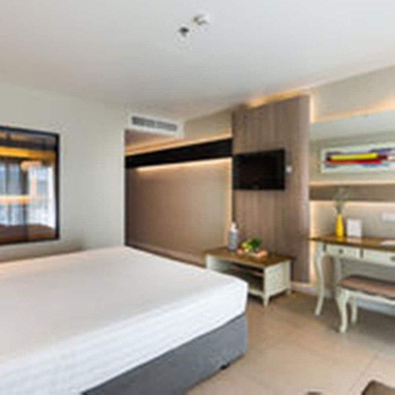 Sea Me Spring Too Hotel