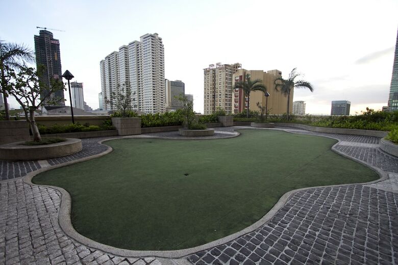 Manila Condo Home At Robinsons Place Residences