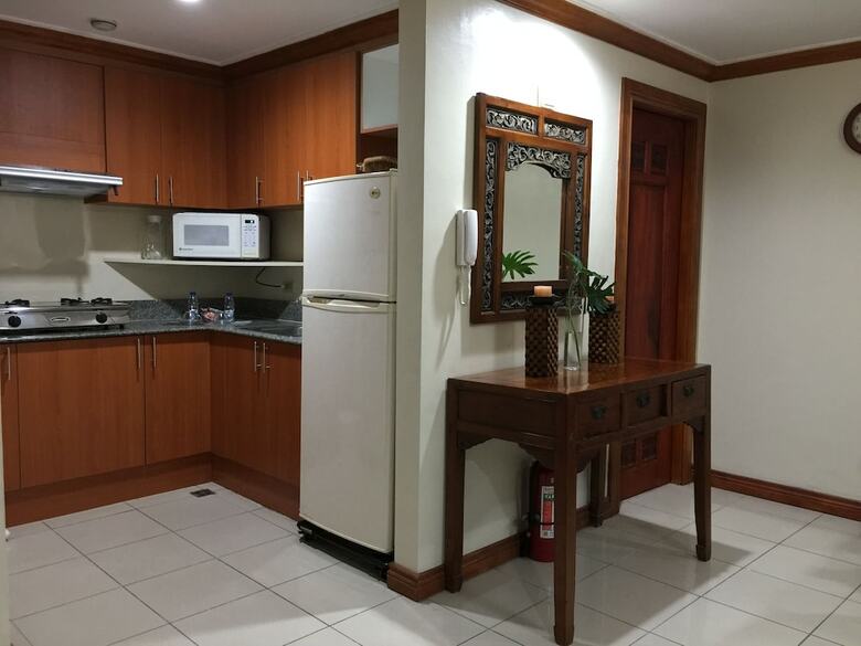 Manila Condo Home At Robinsons Place Residences