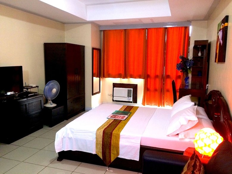 Manila Condo Home At Robinsons Place Residences
