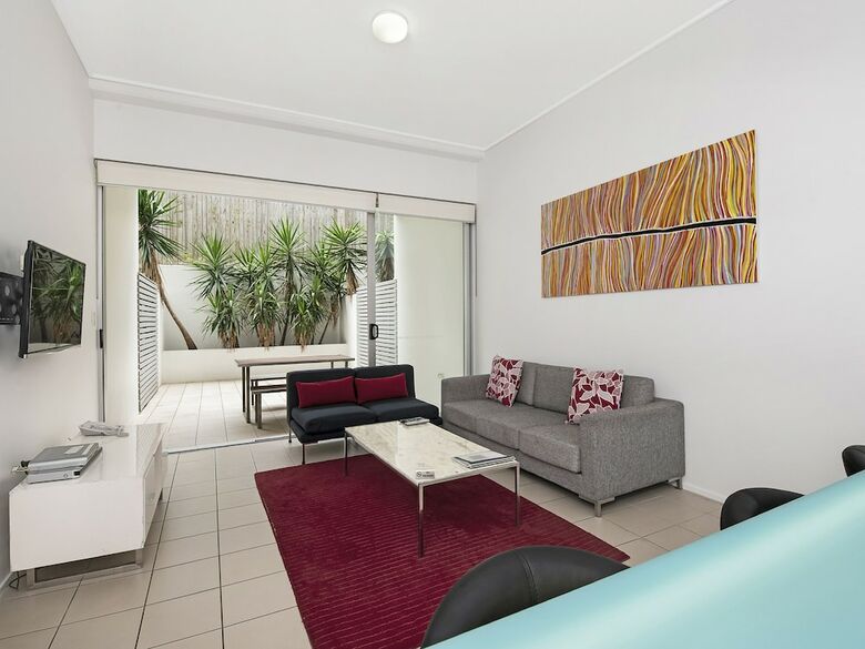 Miro Apartments