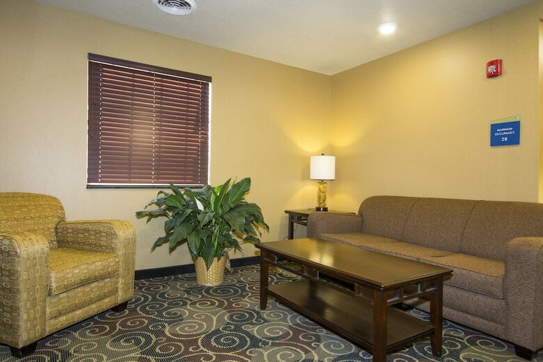 Hotel Cobblestone Inn & Suites - Corry