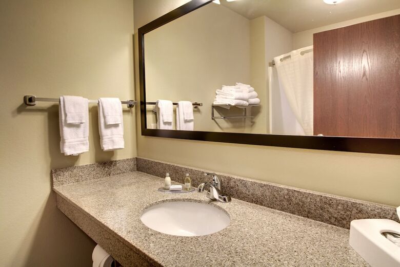 Hotel Cobblestone Inn & Suites - Corry