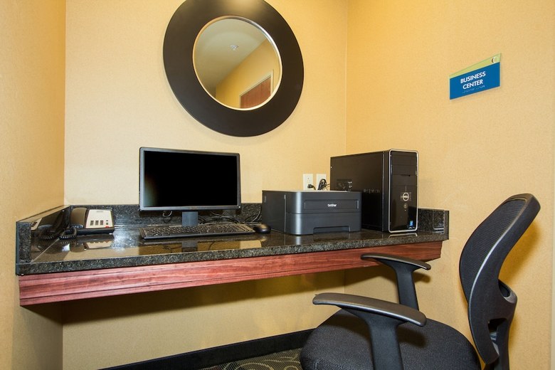 Hotel Cobblestone Inn & Suites - Corry