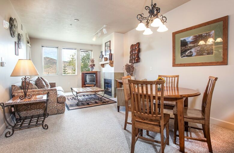 Crestview Condominiums By All Seasons Resort Lodging