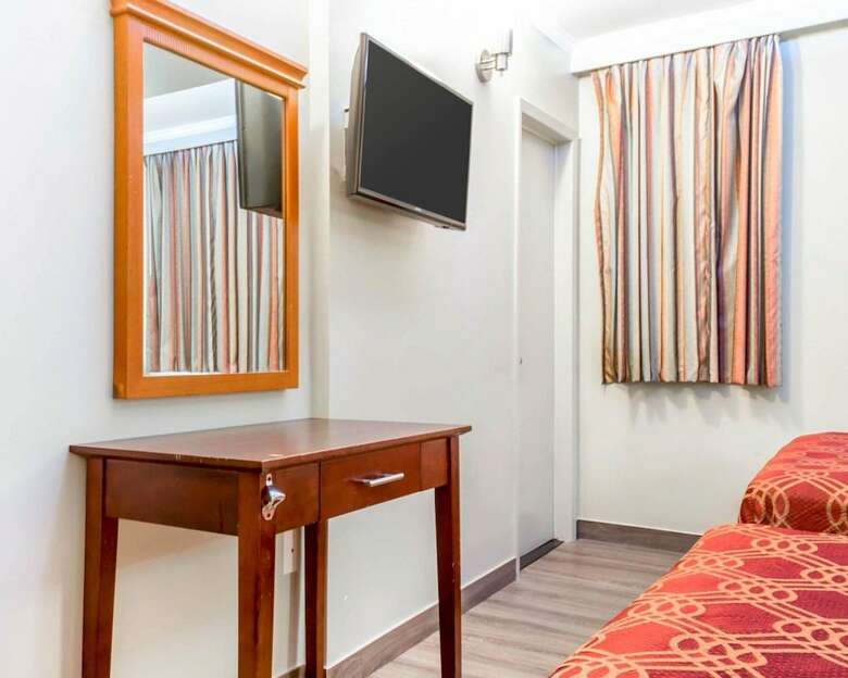 Hotel Econo Lodge South Ozone Park