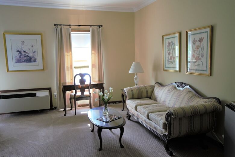 Hotel Le Chambord At Curry Estate