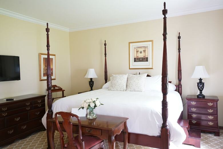 Hotel Le Chambord At Curry Estate