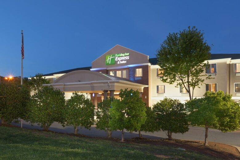 Holiday Inn Express Hotel & Suites Mebane