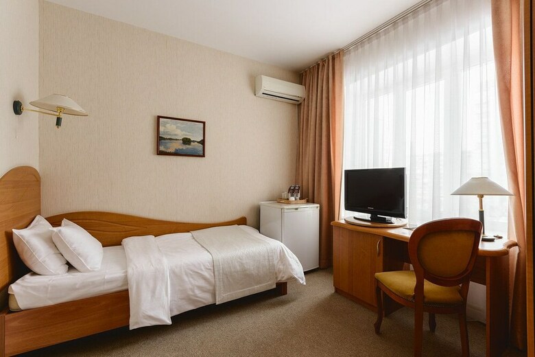 Hotel Oktyabrskaya