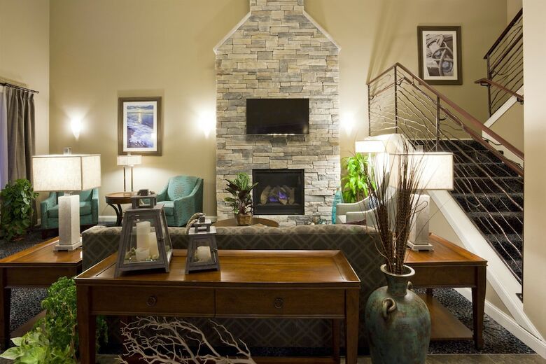 Grandstay Hotel & Suites