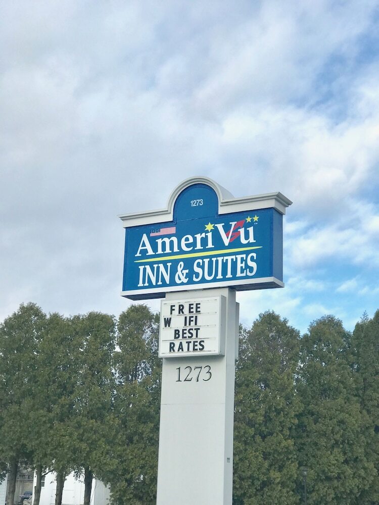 Motel Amerivu Inn & Suites