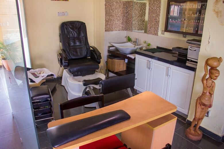Aparthotel Cata Apartment Hotel And Spa