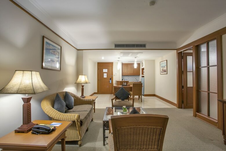 Hotel Cholchan Pattaya Beach Resort