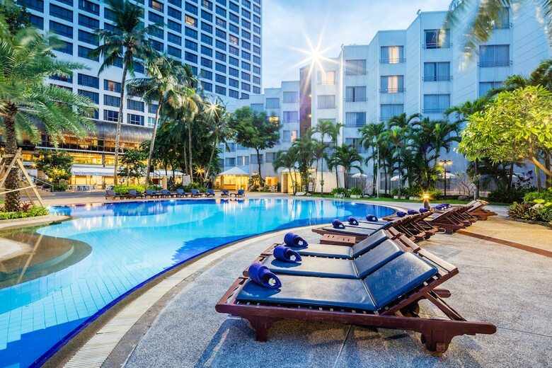 Hotel Cholchan Pattaya Beach Resort